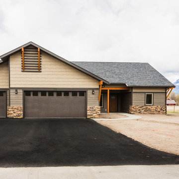 Grants Meadows: The Garnet, Exterior