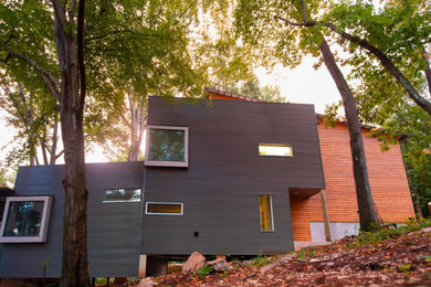 Mid-century modern exterior home idea in Atlanta