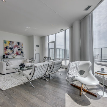 Stunning Penthouse Overlooking Toronto
