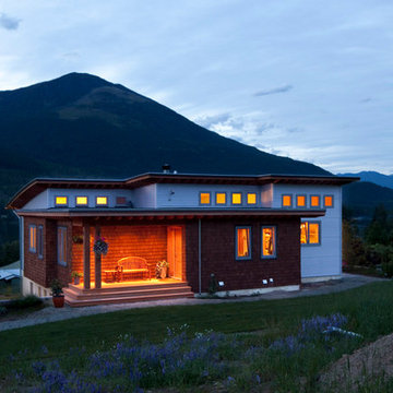 Rooms With a View in Harrop, BC