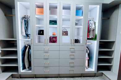 Example of a closet design in Dallas