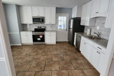 Transitional kitchen photo in Charlotte