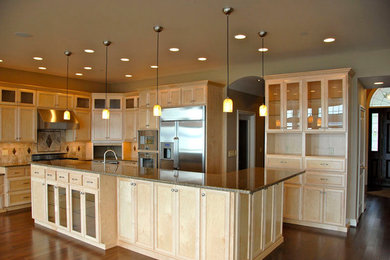 Kitchen photo in Seattle