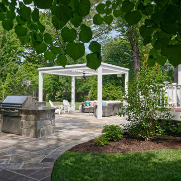 Outdoor Kitchen and Dining Area for the Best in Outdoor Living
