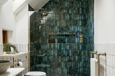 ロンドンにあるトラディショナルスタイルのおしゃれな浴室の写真