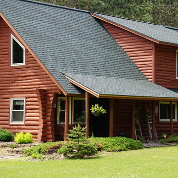 GAF Timberline HD Shingles, "Hunter Green" on "Red" Log House