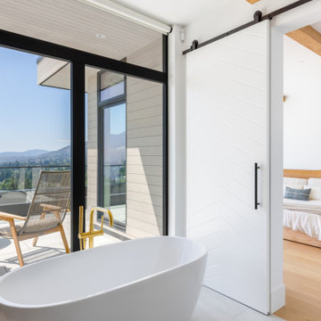A Califonia Dream in West Vancouver Designed with NanaWall Glass Doors