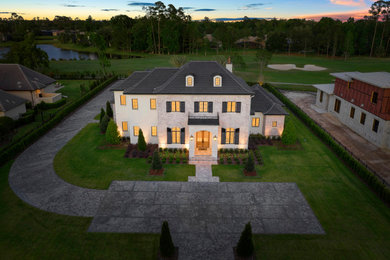 Inspiration for a french country home design remodel in Orlando
