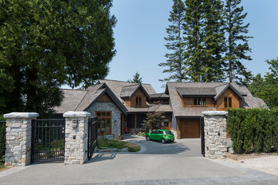 Craftsman exterior home idea in Vancouver