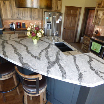 Cambria Seagrove island with Cambria Blackwood perimeter