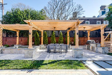 Mid-century modern patio photo in Richmond