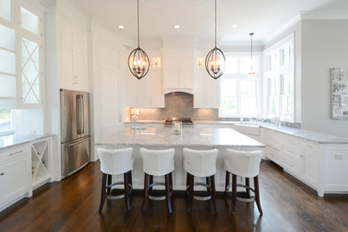 Kitchen - transitional kitchen idea in Charleston