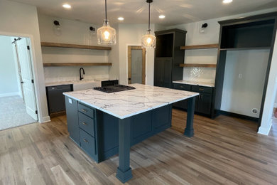 Example of a kitchen design in Kansas City
