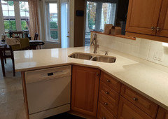 Which Color Of Quartz Counters With Oak Cabinets I Wonder If A Calacatta Gold Subway Backsplash Would Look Good With Your Counter And Cabinets Without Being Too Busy