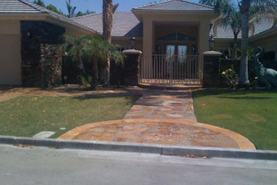 Example of a classic exterior home design in Los Angeles
