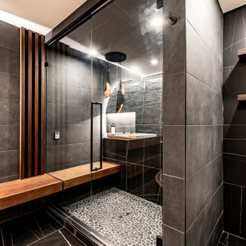South Calgary Residence - Bathroom