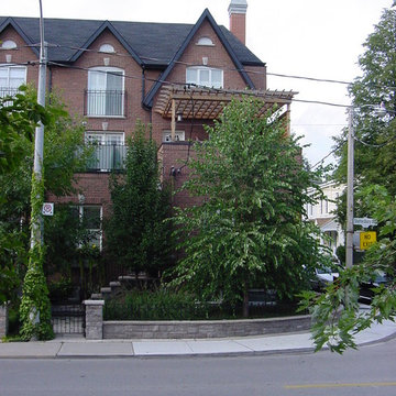 Summerhill Iron Fence Front Yard