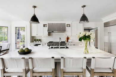 Transitional kitchen photo in Orange County