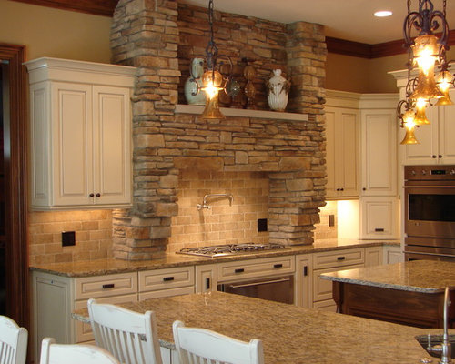 Santa Cecilia Travertine Backsplash | Houzz