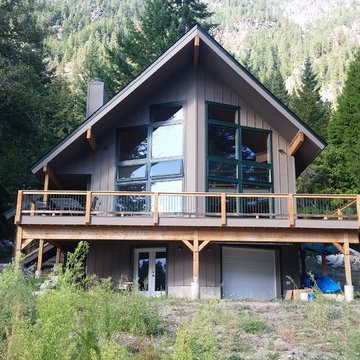 Custom Home on Lake Wenatchee