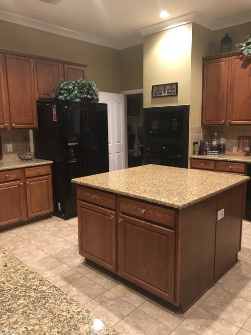 kitchen island empty?
