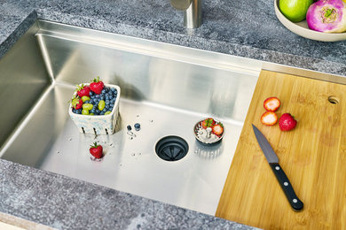 Kitchen photo in Cincinnati