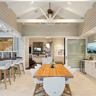 ブリスベンのミッドセンチュリースタイルのおしゃれなデッキの写真