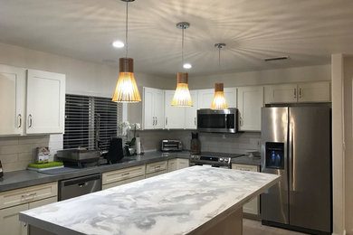 Kitchen - kitchen idea in Hawaii