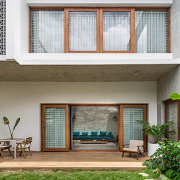 THE URBAN COURTYARD HOME