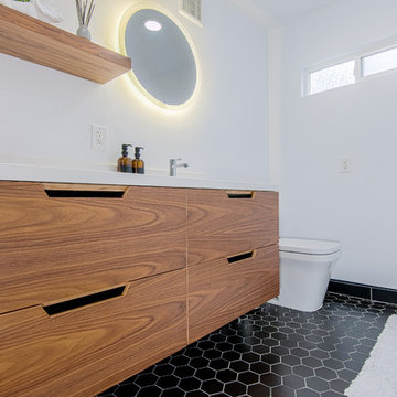 Master Bathroom In Oakland, CA 94619