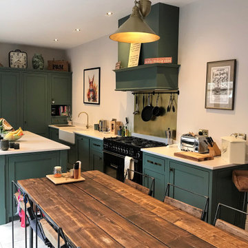MODERN RUSTIC SHAKER-STYLE KITCHEN IN WEYBRIDGE, SURREY