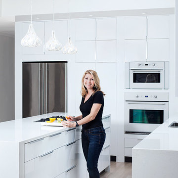 Ikea High Gloss White Kitchen by ModerNash of Nashville, TN