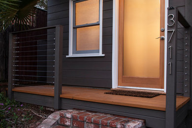Example of a trendy entryway design in Los Angeles