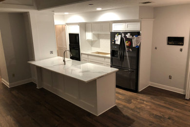Example of a trendy kitchen design in Houston