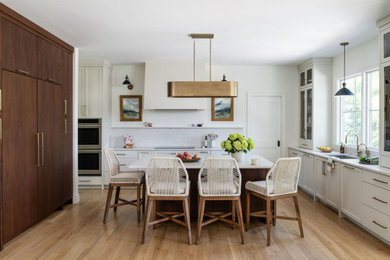 Transitional kitchen photo in DC Metro
