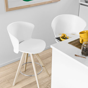 Bahia W Stools - Bleached Beech Frame +Matte Optic White Seats