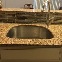Single sink with Pull out faucet