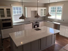 Does Anyone Have Symphony Grey Quartz Ceasarstone In Kitchen Sorry Daniela Just Saw Your Post From October I M Sure It S Too Late Now But Here Is A Pic When Our Counters Were Installed