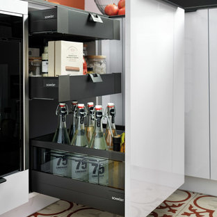 [Get 32+] Kueche Backsplash Bilder Mit Weissen Schraenken