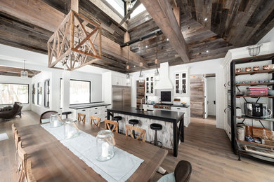Example of a kitchen design in Toronto