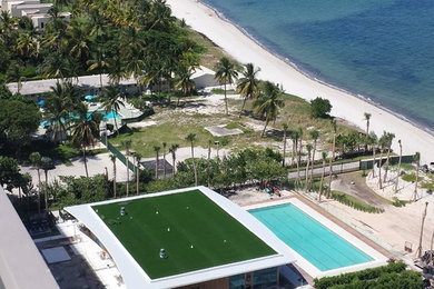 Example of a minimalist deck design in Miami