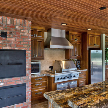 Outdoor Kitchen & Entertainment