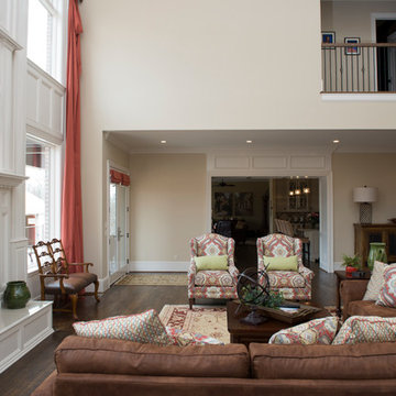 Bright and open living room with lots of class