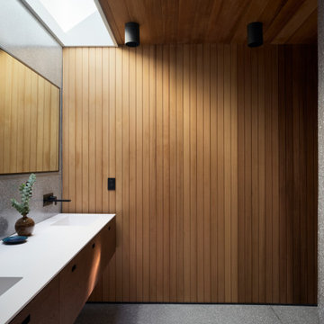 Malibu Glass Box House by Klopf Architecture