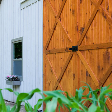 Craig & Jennifers Monitor Horse Barn