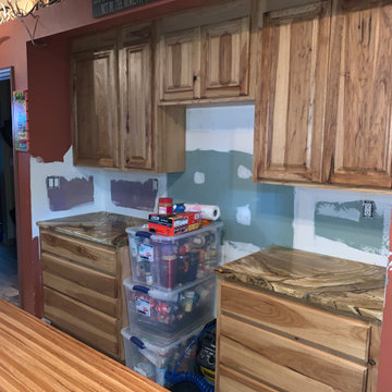 Linda P. Rustic look, Figured Hickory Cabinets Stained Golden Oak