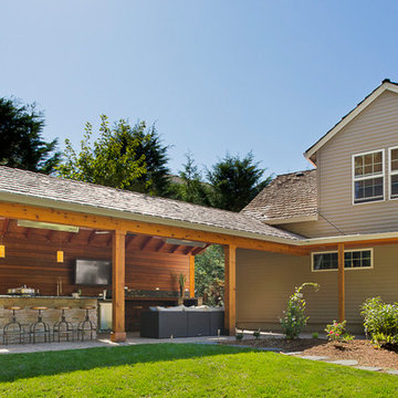 DELUXE OUTDOOR KITCHEN