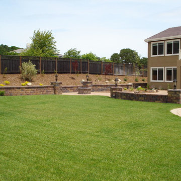 Pavestone Venetian Stone Platinum Pavers & Highland Wall