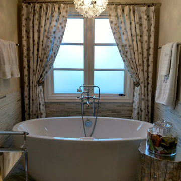 Master Bath Tub niche