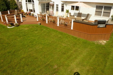 Inspiration for a timeless deck remodel in Chicago